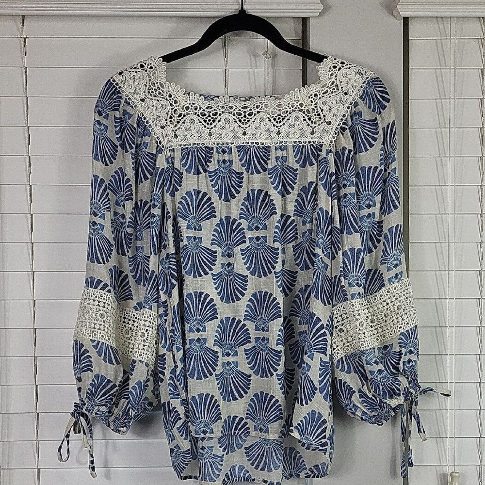 Zac & Rachel‎ Blue and White Blouse with Lace Detail. Size S
